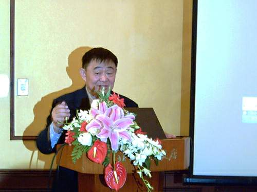中国度假联盟副主席、天伦度假总经理丁爱笛先生在发言