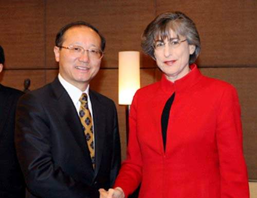 (邵琪伟会见美国夏威夷州州长琳达·琳格)