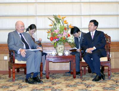杜江与亚太旅游协会总裁兼首席执行官戴颂德会谈