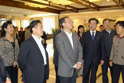 邵琪伟、丁向阳到北京检查黄金周旅游安全工作