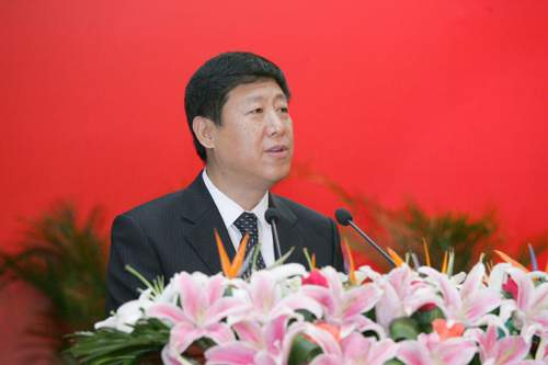 中共中央文献研究室主任冷溶发表讲话