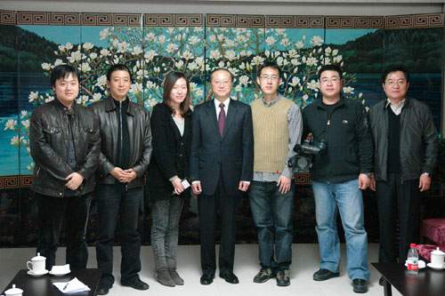 11月23日,国家旅游局局长邵琪伟接受CCTV4即将开播的旅游节目《远方的家》和中国网络电视台(CNTV)旅游台专访,对CCTV4《远方的家》栏目和CNTV旅游台即将开播和上线表示祝贺,并希望两者越办越好。