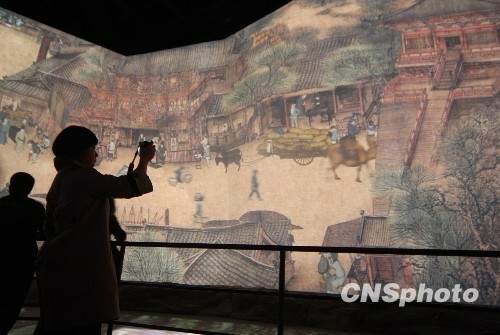 上海世博园中国馆内100多米长卷的《清明上河图》