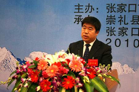 张家口市崇礼县人民政府县长武占强