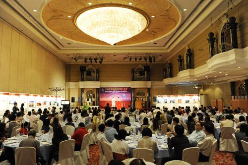 4月14日,中国世博旅游推广活动在马来西亚吉隆坡万丽酒店举行,马来西亚旅行社、航空公司、酒店及媒体等业界代表以及来自上海、山东、福建、广东、四川、陕西、甘肃、青海等省市的旅游局和旅游企业代表共计260人出席此次推广活动。中国世博旅游推广代表团团长、中国驻新加坡旅游办事处主任祝庆瑞、中国驻马来西亚大使馆文化处主任李际平、马来西亚旅游发展局主席拿督黄泳铼先后在推广活动上致辞。
