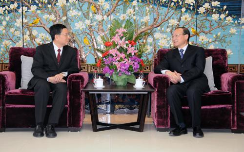 4月20日,国家旅游局局长、海峡两岸旅游交流协会会长邵琪伟在京会见台旅会北京办事处主任杨瑞宗一行。