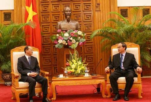 8月9日,中国国家旅游局局长邵琪伟一行前往越南总理府拜会阮善仁副总理。