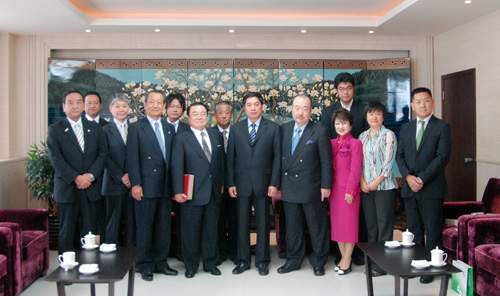 9月15日,国家旅游局副局长祝善忠在北京会见了日本原国土交通大臣、公明党常任顾问冬柴铁三一行。